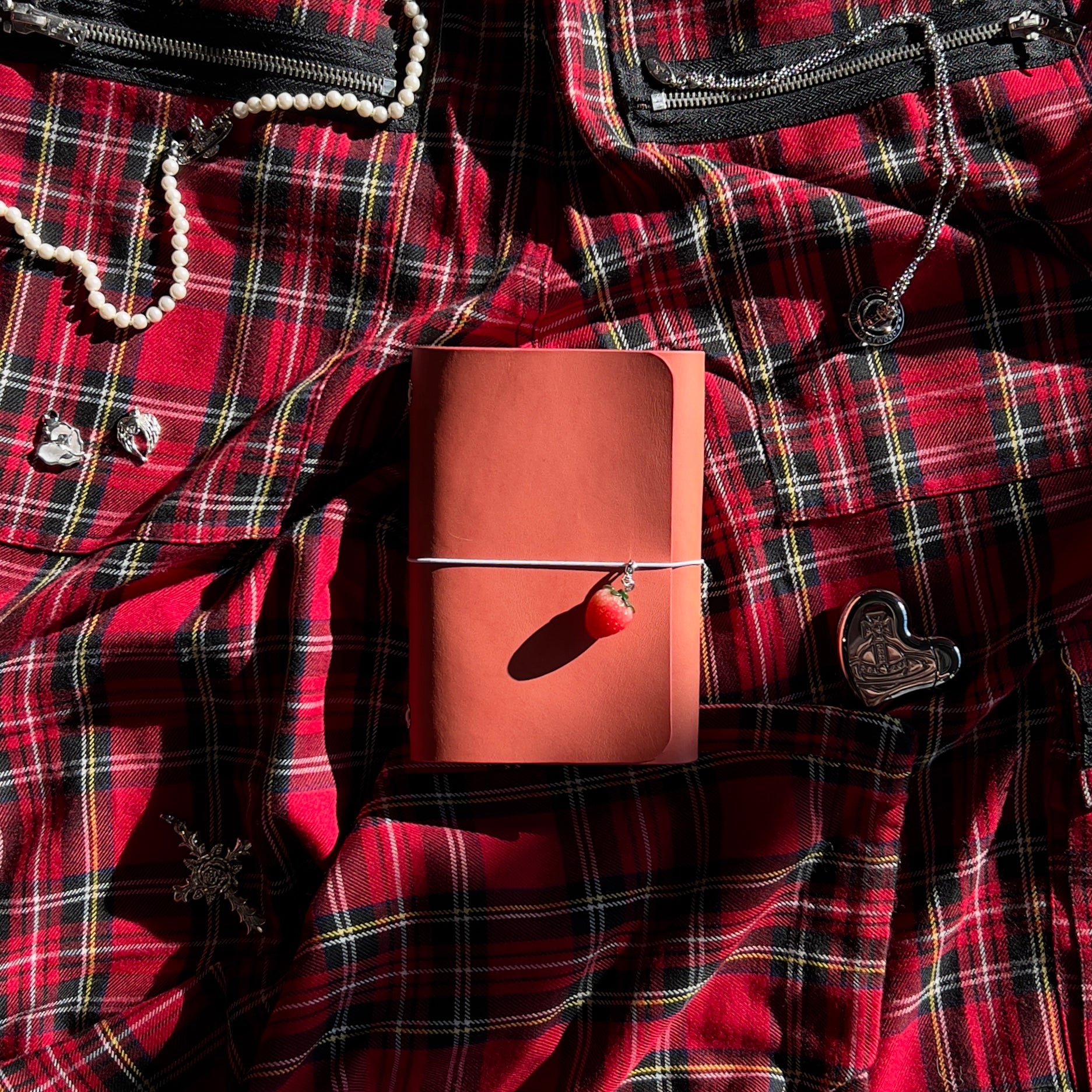 “strawberry pink” (A6)