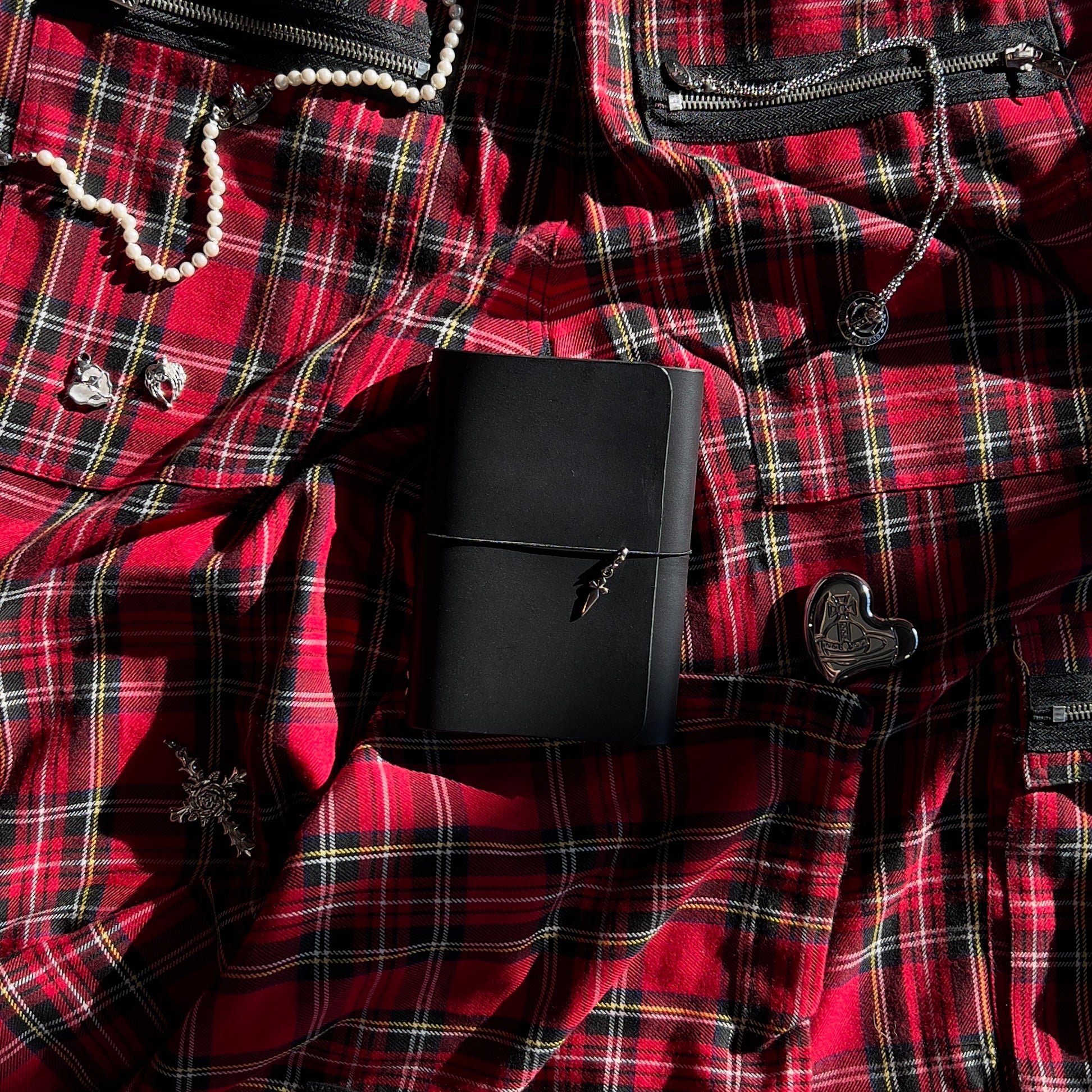 LANG x kyrakyra* Carnations & Love Notes